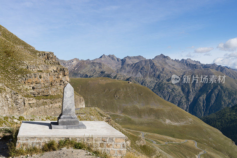 法国阿尔卑斯山的纪念碑，Col de la Bonnette